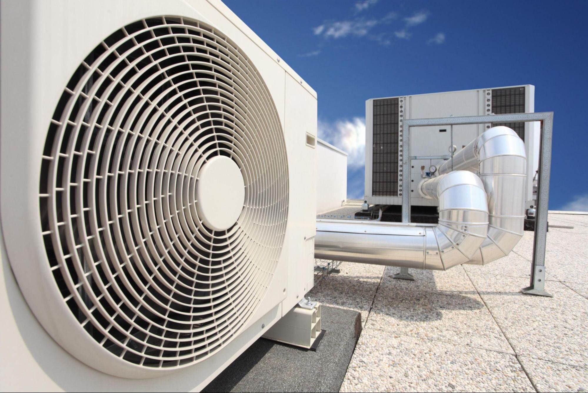 Rooftop heating and cooling equipment in Macomb, MI, managing airflow and humidity levels